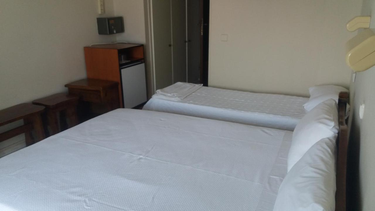 Batis Hotel Livanátai Buitenkant foto