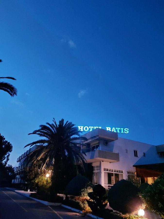 Batis Hotel Livanátai Buitenkant foto