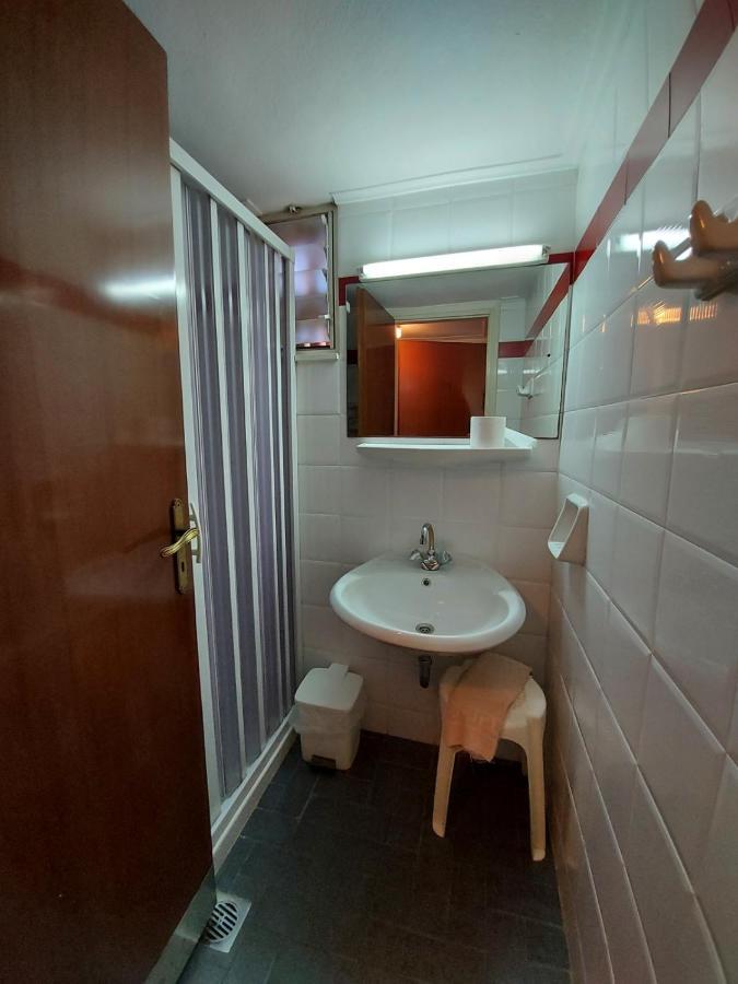 Batis Hotel Livanátai Buitenkant foto