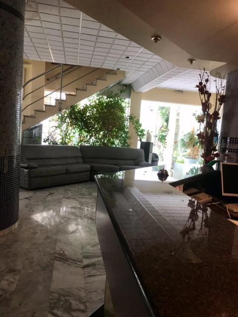 Batis Hotel Livanátai Buitenkant foto